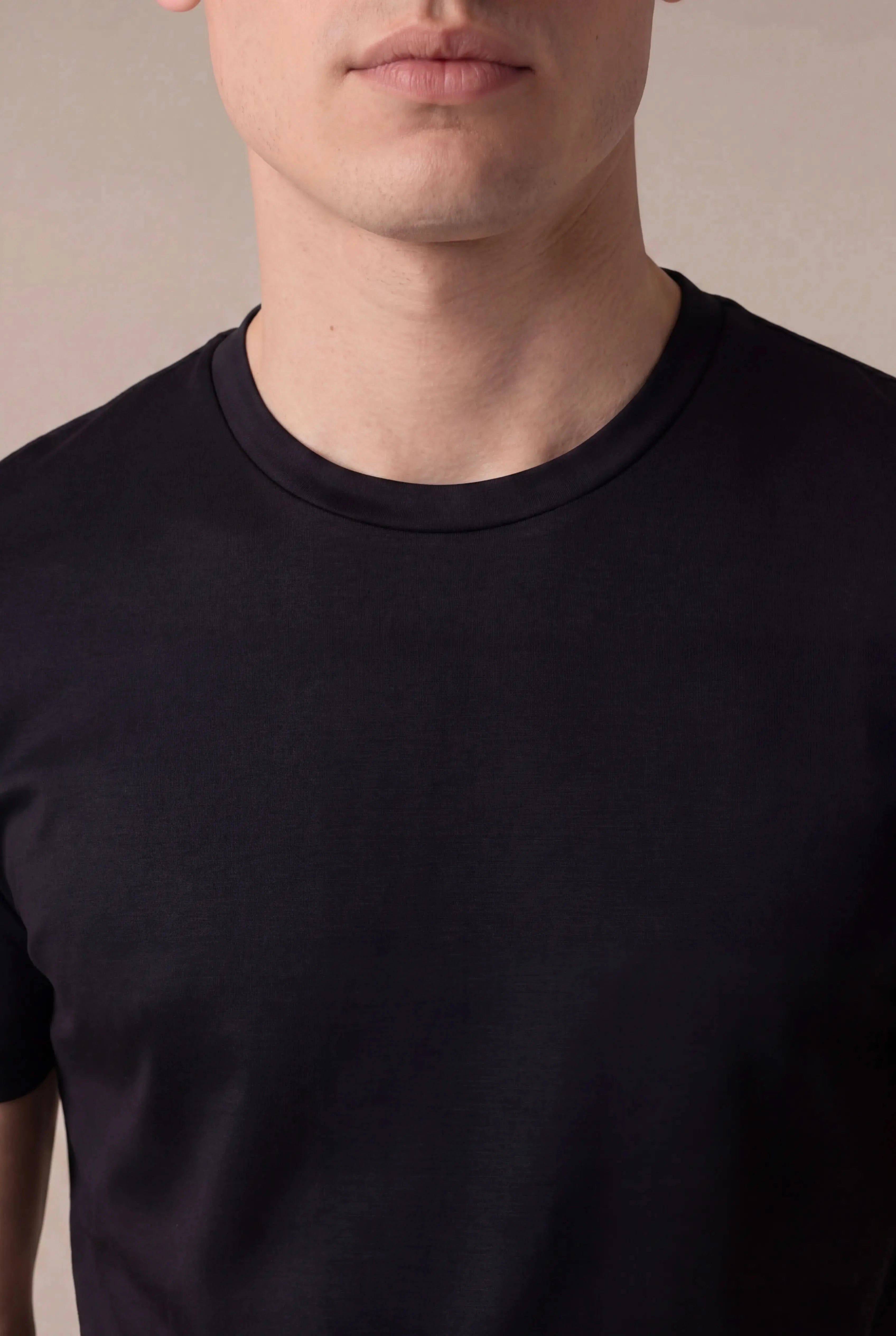 Delvino Cotton Tee Black-1