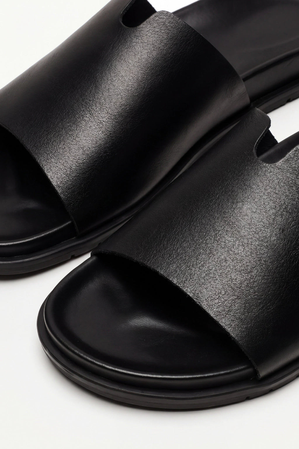 Alberto Slides Black