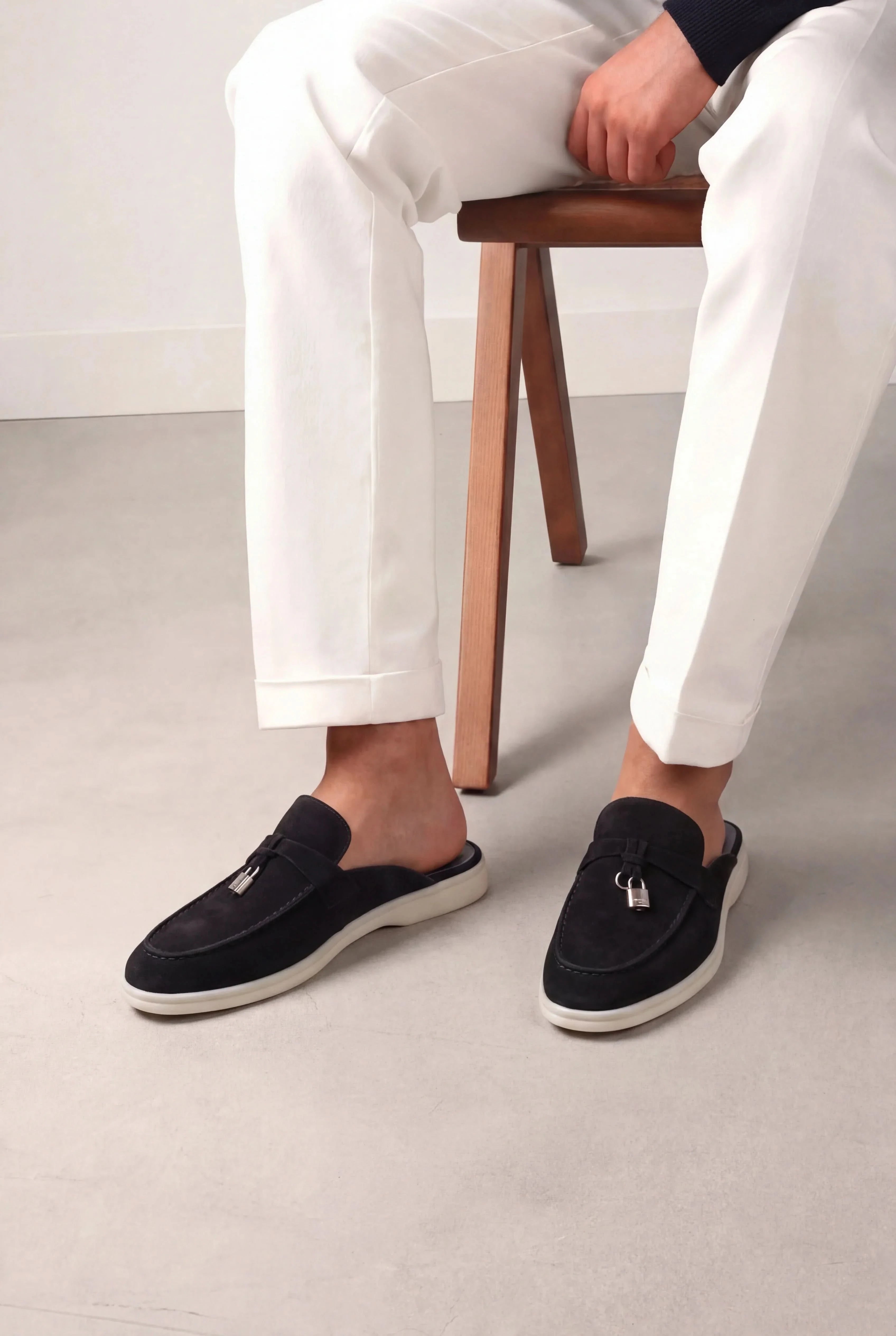 Black Explorer Mule