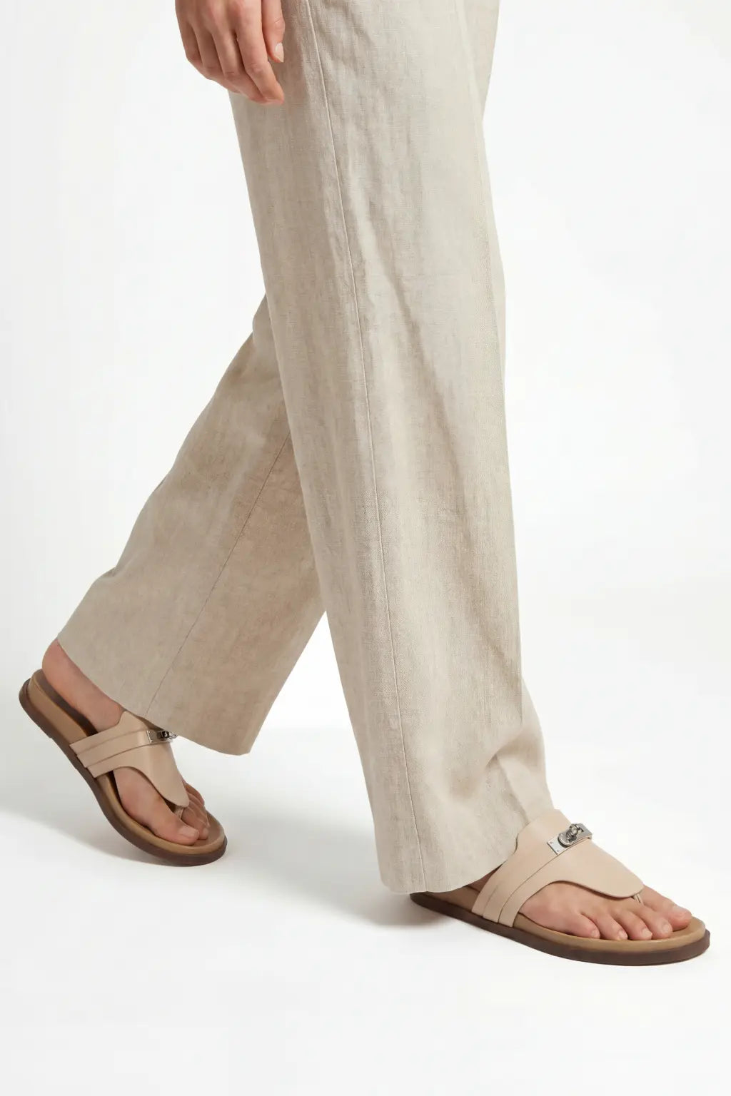 Vittoria Buckle Sandal Abricot