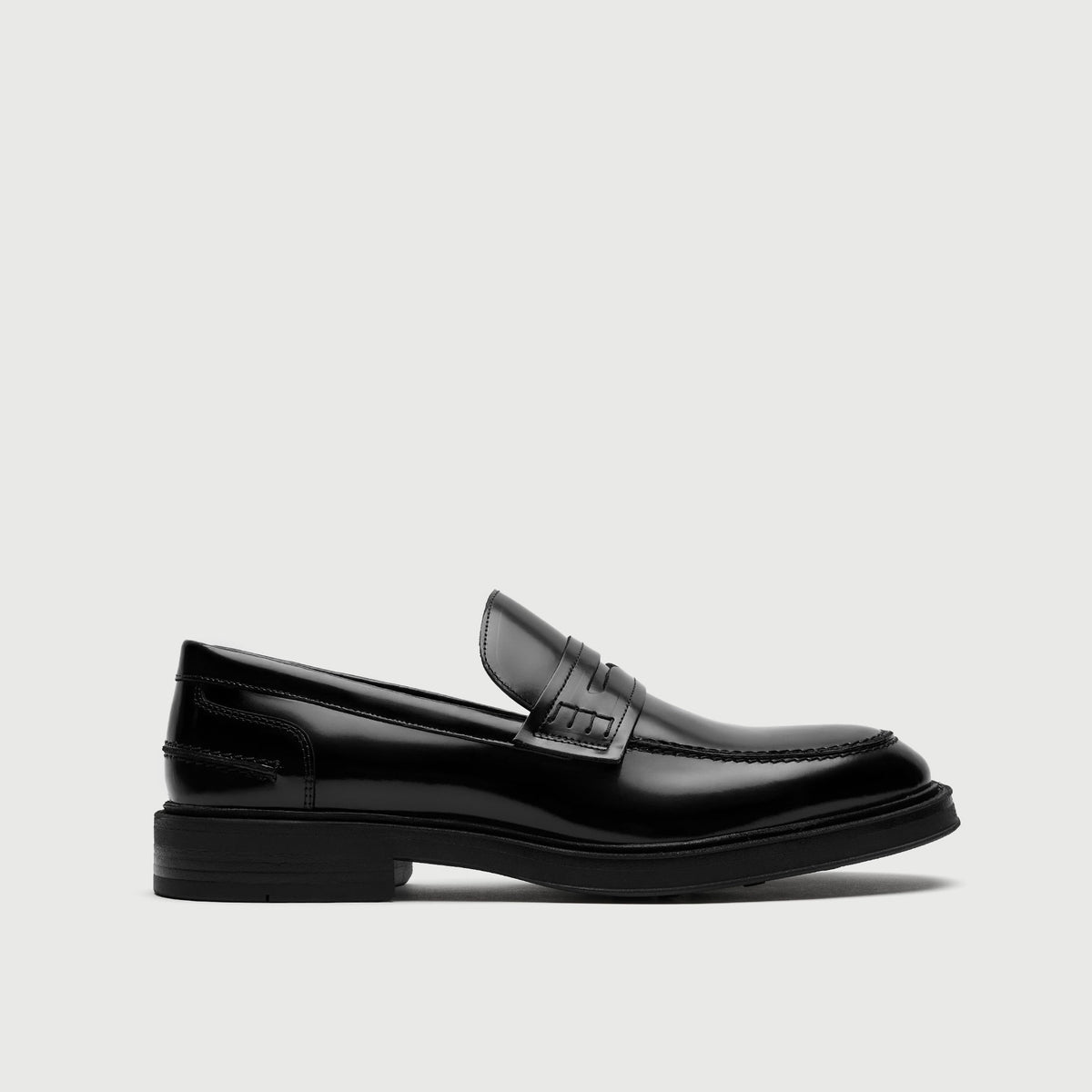 Black Leather Parsons Saddle Loafer