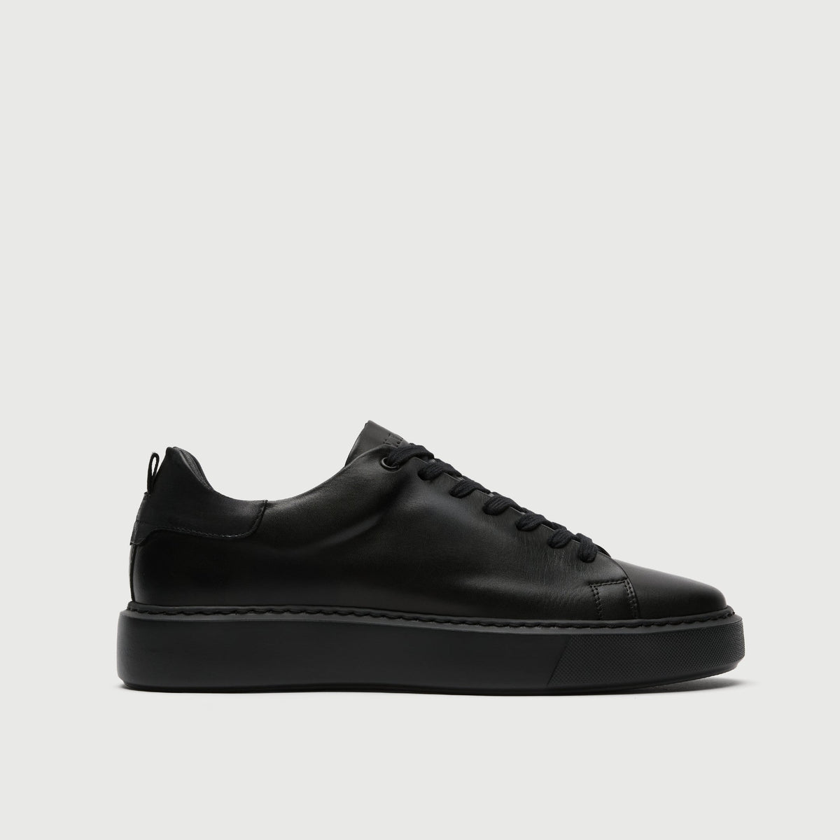 Black Leather Pasadena Trainer