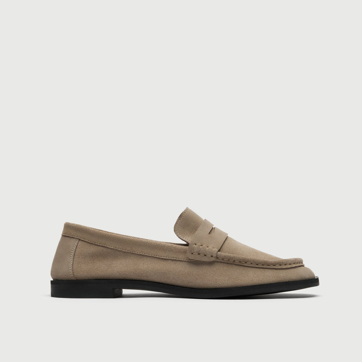 Stone Suède Saddle Loafer