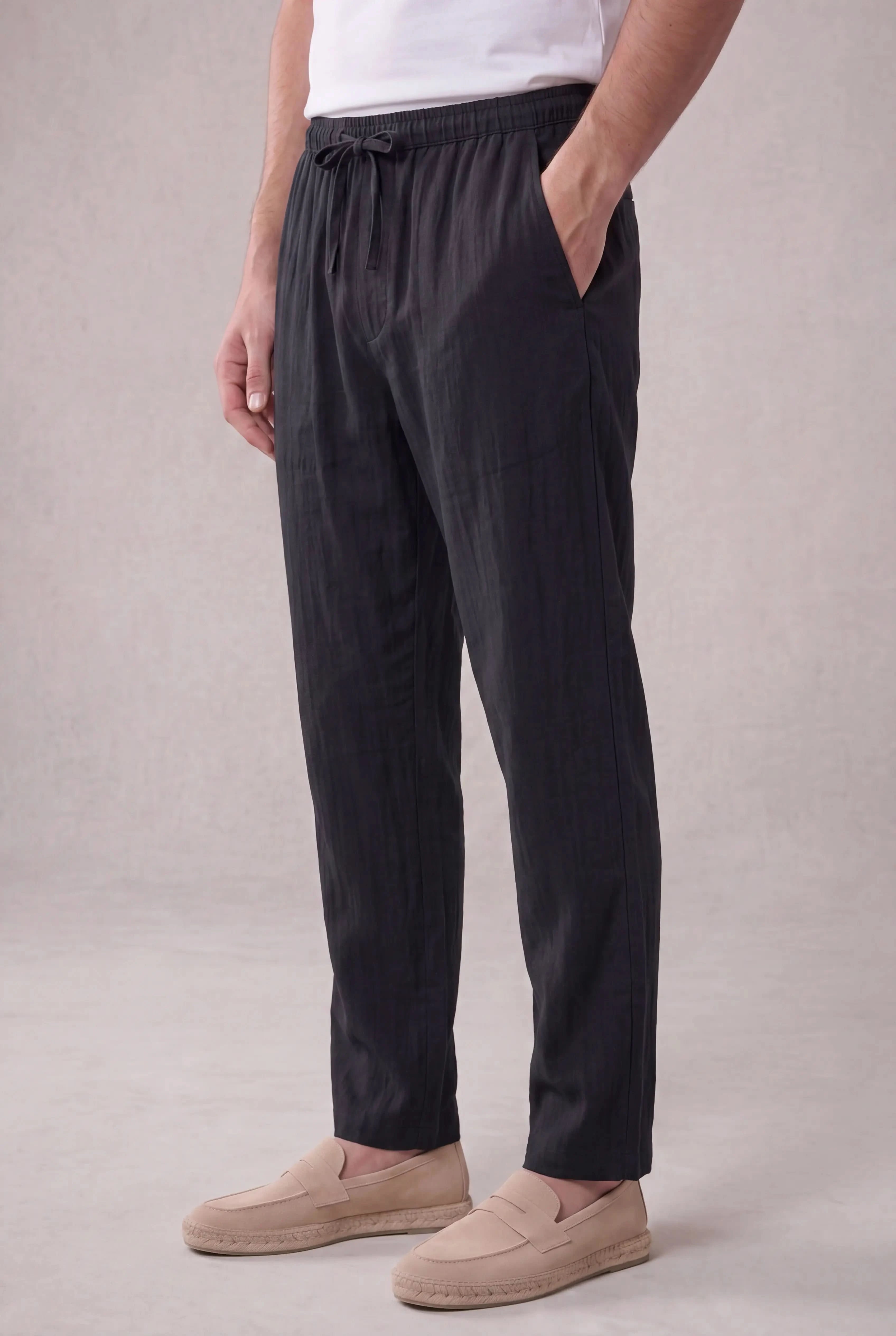 Marvaro Linen Trousers Black