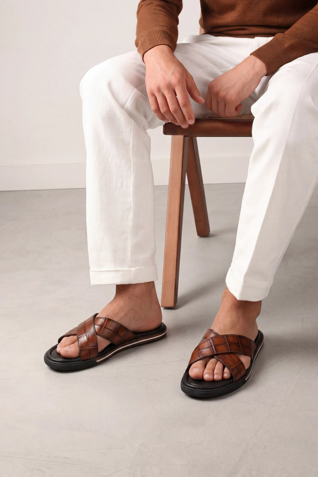 Lorenzo Slides Brown