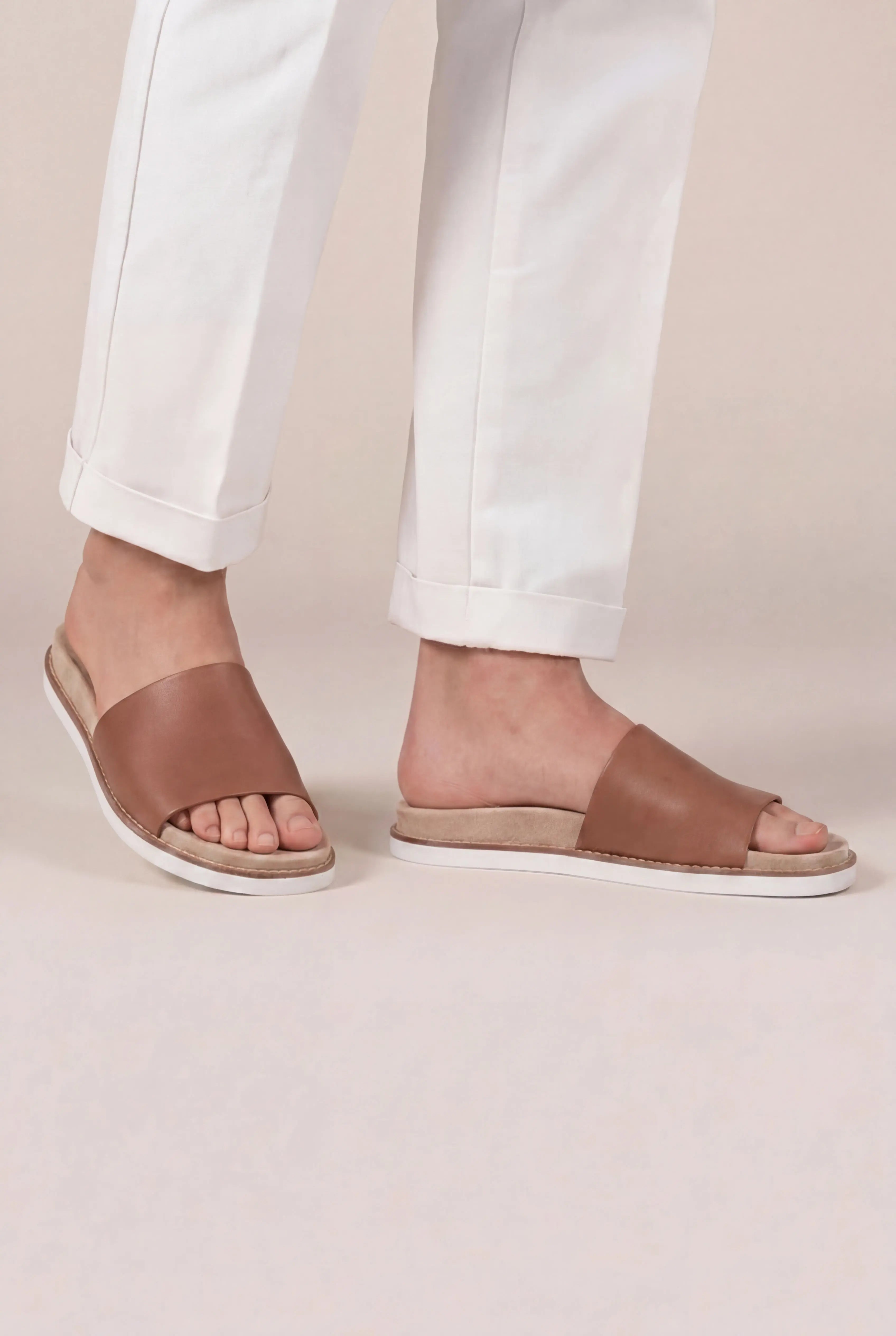 Nervaro Leather Slide Brown