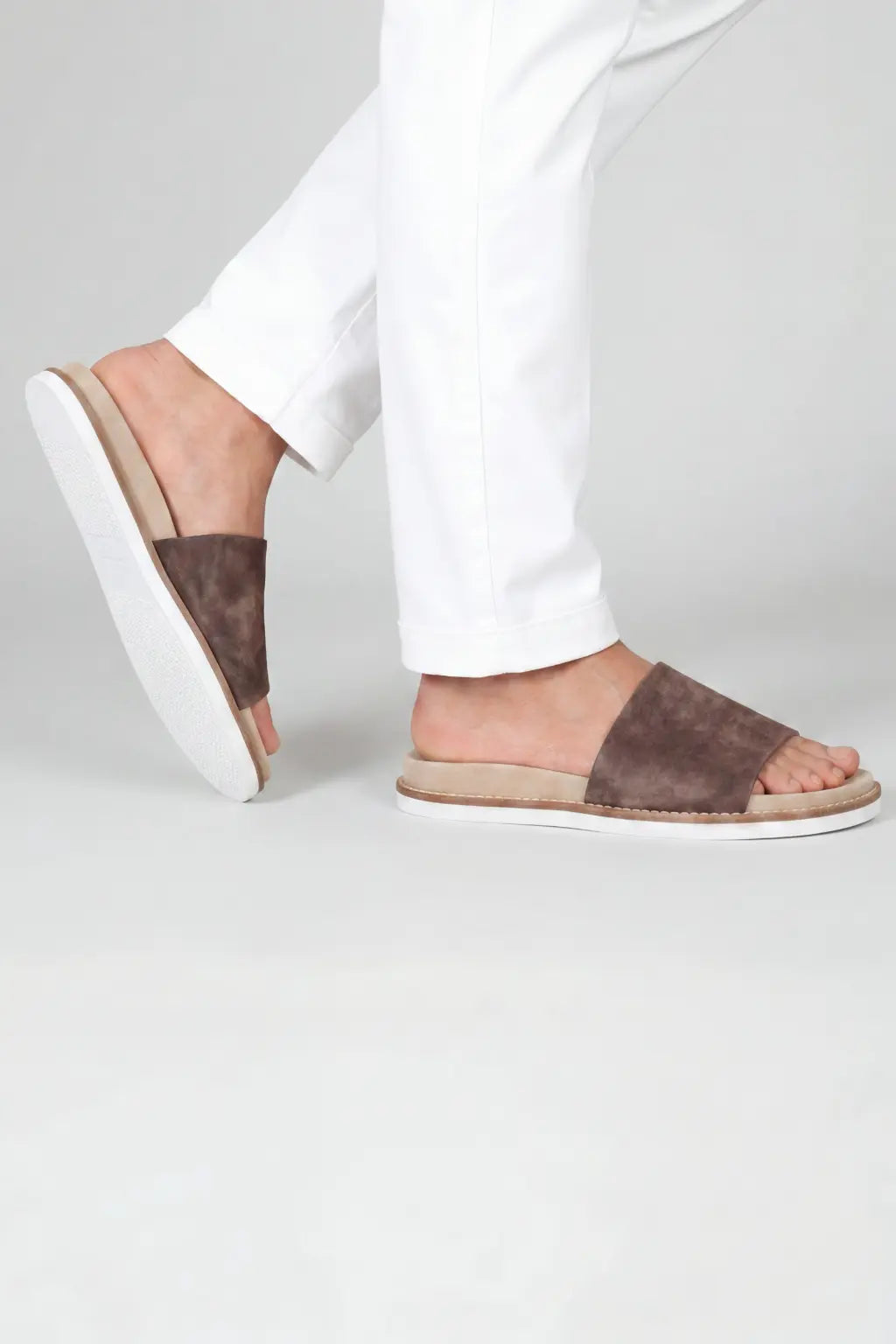 Nervaro Leather Slip Grey Brown