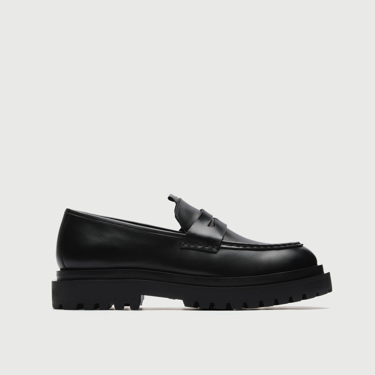 Black Leather Cleated Saddle Loafer