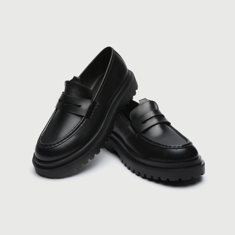 Black Leather Cleated Saddle Loafer